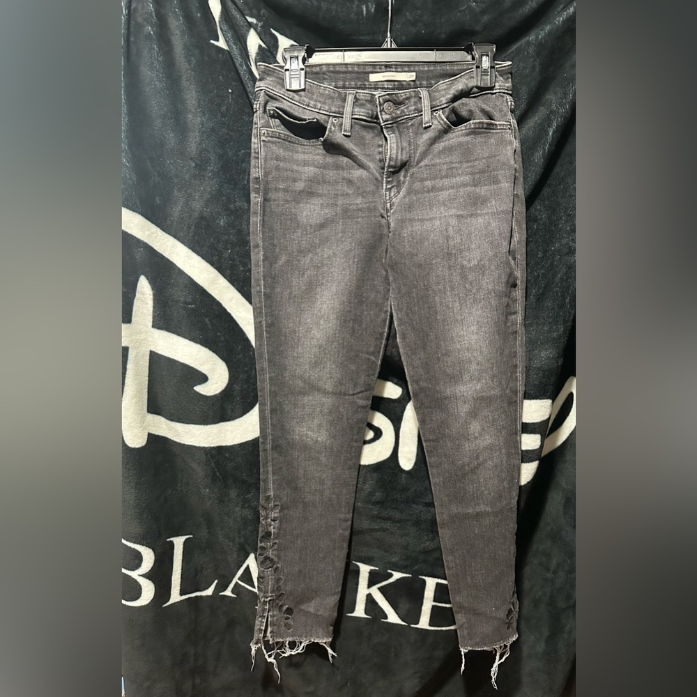 Levi’s 711 skinny jeans 👖👖👖